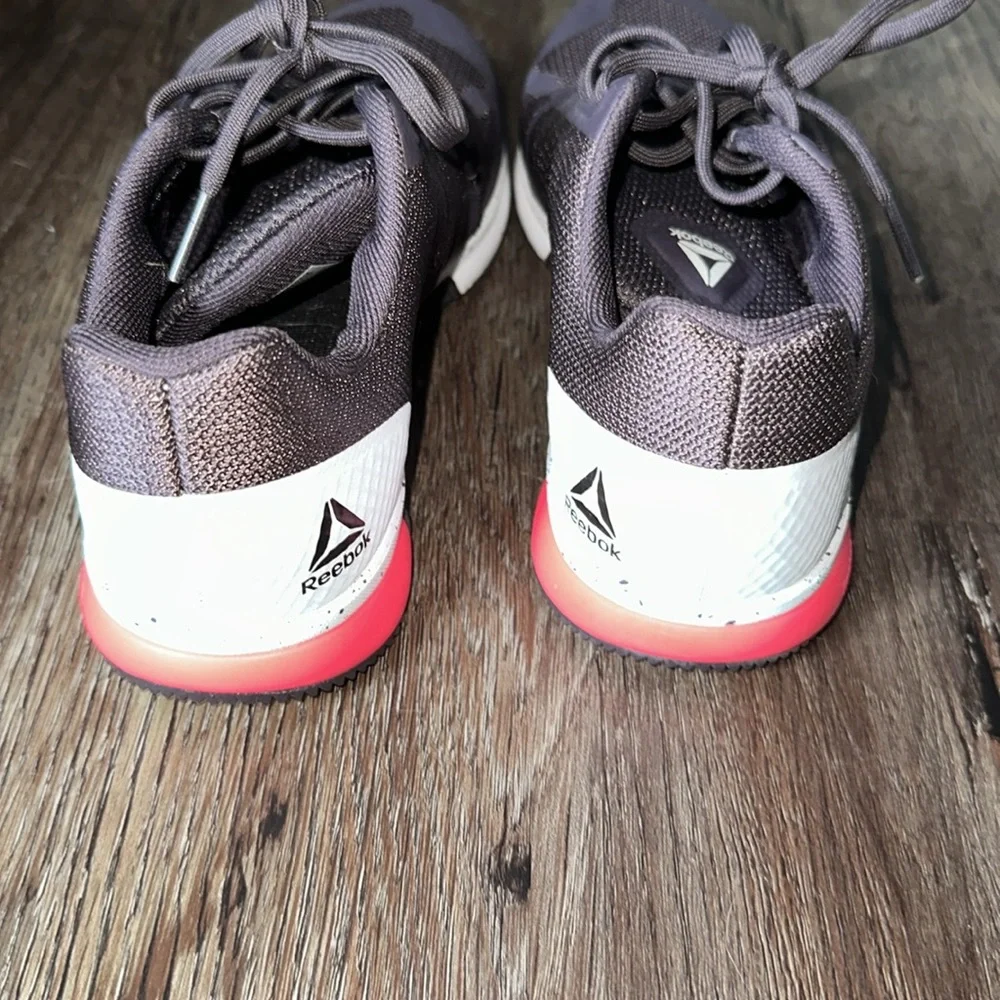 💙 EUC Women’s Reeboks - Picture 3 of 5
